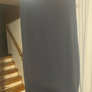 Abercrombie Black Knit Skirt sz Lg with slit